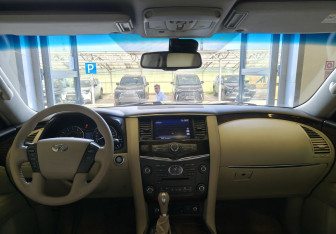 Подержанный автомобиль Infiniti QX56 2012 года (8 фото)