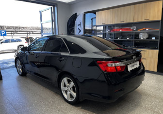 Подержанный автомобиль Toyota Camry Sedan 2012 года (6 фото)