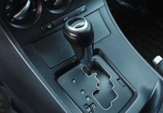 Подержанный автомобиль Mazda 3 Sedan 2012 года (15 фото)