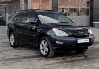 Подержанный автомобиль Lexus RX 2003 года (3 фото)