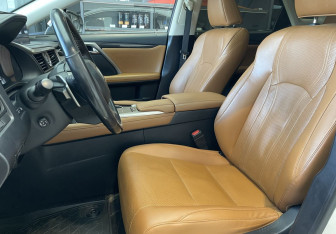 Подержанный автомобиль Lexus RX 2019 года (8 фото)