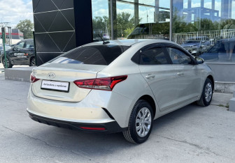 Подержанный автомобиль Hyundai Solaris Sedan 2020 года (7 фото)