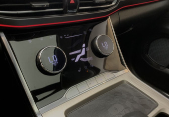 Подержанный автомобиль Exeed VX 2023 года (9 фото)