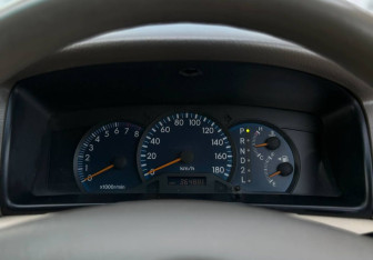 Подержанный автомобиль Toyota Corolla Sedan 2002 года (12 фото)