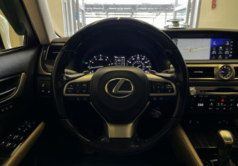 Подержанный автомобиль Lexus GS 2015 года (12 фото)