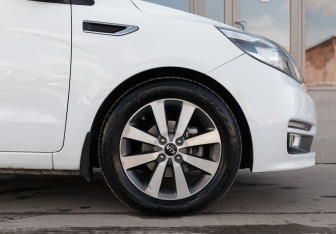 Подержанный автомобиль Kia Rio Sedan 2016 года (9 фото)