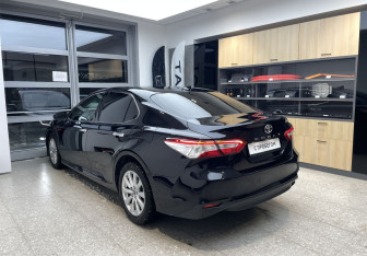 Подержанный автомобиль Toyota Camry Sedan 2019 года (7 фото)