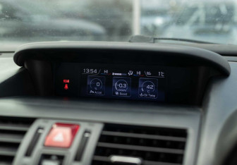Подержанный автомобиль Subaru Levorg 2018 года (14 фото)