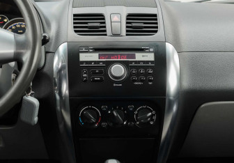 Подержанный автомобиль Suzuki SX4 Hatchback 2012 года (14 фото)