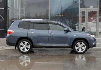 Подержанный автомобиль Toyota Highlander 2011 года (4 фото)