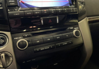 Подержанный автомобиль Toyota Land Cruiser Suv 2008 года (18 фото)