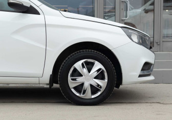 Подержанный автомобиль LADA (ВАЗ) Vesta Sedan 2016 года (9 фото)