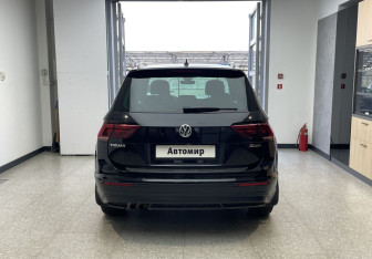 Подержанный автомобиль Volkswagen Tiguan 2019 года (5 фото)