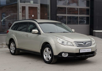 Подержанный автомобиль Subaru Outback Wagon 2010 года (3 фото)