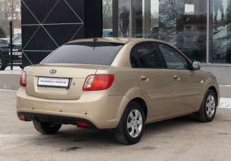 Подержанный автомобиль Kia Rio Sedan 2011 года (5 фото)