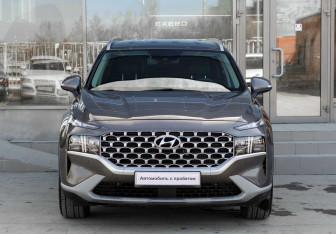 Подержанный автомобиль Hyundai Santa Fe 2021 года (2 фото)