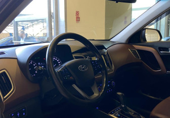 Подержанный автомобиль Hyundai Creta 2019 года (10 фото)