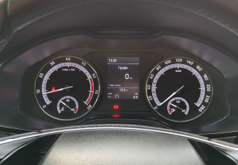 Подержанный автомобиль Skoda Karoq 2021 года (13 фото)