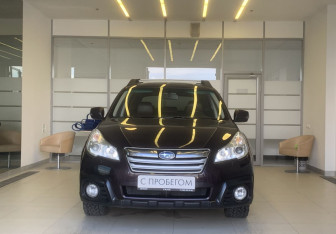 Подержанный автомобиль Subaru Outback Wagon 2014 года (2 фото)