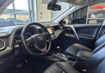 Подержанный автомобиль Toyota RAV4 2019 года (7 фото)