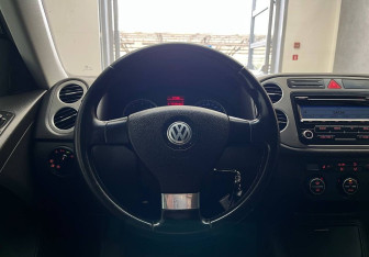 Подержанный автомобиль Volkswagen Tiguan 2008 года (8 фото)