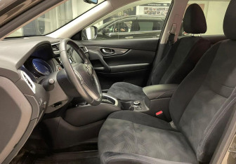 Подержанный автомобиль Nissan X-Trail 2017 года (7 фото)