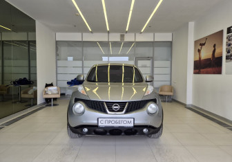 Подержанный автомобиль Nissan Juke 2012 года (2 фото)