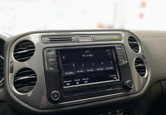 Подержанный автомобиль Volkswagen Tiguan 2012 года (15 фото)