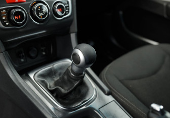 Подержанный автомобиль Citroen C4 Sedan 2013 года (16 фото)