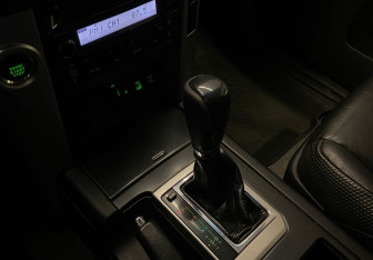 Подержанный автомобиль Toyota Land Cruiser Prado 2010 года (10 фото)