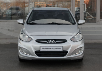 Подержанный автомобиль Hyundai Accent Sedan 2011 года (2 фото)