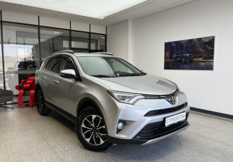 Подержанный автомобиль Toyota RAV4 2018 года (3 фото)