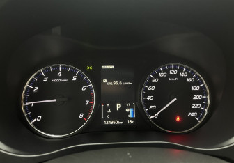 Подержанный автомобиль Mitsubishi Outlander 2015 года (10 фото)
