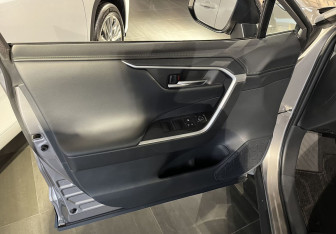 Новый Toyota RAV4 2025 (8 фото)