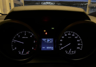 Подержанный автомобиль Toyota Land Cruiser Prado 2016 года (11 фото)