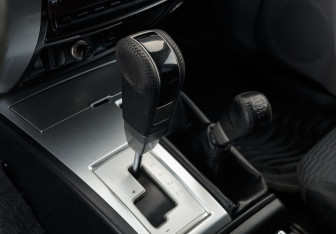 Подержанный автомобиль Mitsubishi Pajero Sport 2010 года (15 фото)