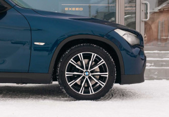 Подержанный автомобиль BMW X1 2011 года (9 фото)