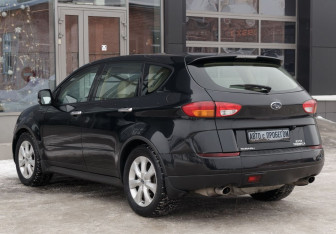 Подержанный автомобиль Subaru Tribeca 2007 года (7 фото)