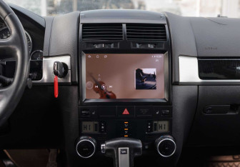 Подержанный автомобиль Volkswagen Touareg 2007 года (14 фото)