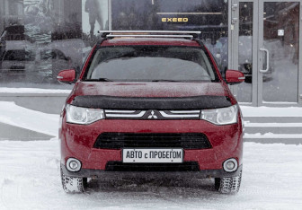 Подержанный автомобиль Mitsubishi Outlander 2013 года (2 фото)