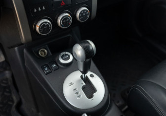 Подержанный автомобиль Nissan X-Trail 2011 года (16 фото)