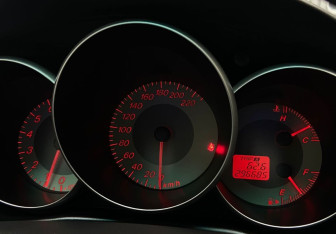 Подержанный автомобиль Mazda 3 Sedan 2008 года (9 фото)