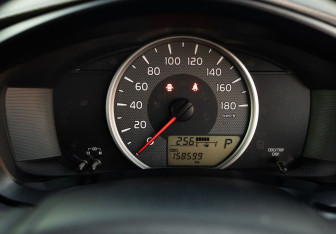 Подержанный автомобиль Toyota Corolla Sedan 2015 года (12 фото)