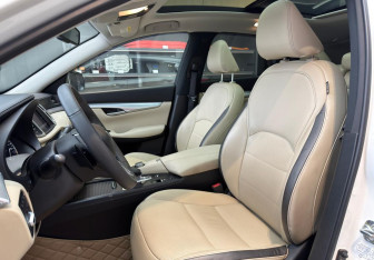 Подержанный автомобиль Infiniti QX50 2021 года (13 фото)