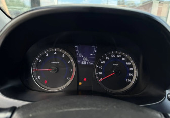 Подержанный автомобиль Hyundai Solaris Sedan 2013 года (14 фото)
