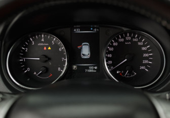 Подержанный автомобиль Nissan Qashqai 2017 года (12 фото)