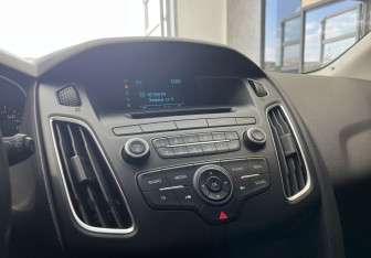 Подержанный автомобиль Ford Focus Hatchback 2016 года (12 фото)