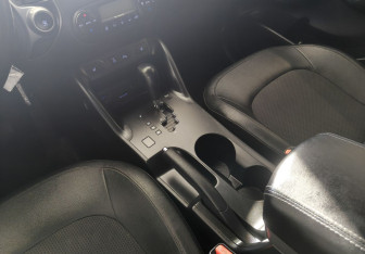Подержанный автомобиль Hyundai ix35 2014 года (11 фото)