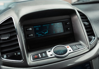 Подержанный автомобиль Chevrolet Captiva 2013 года (14 фото)