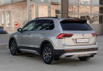 Подержанный автомобиль Volkswagen Tiguan 2019 года (7 фото)